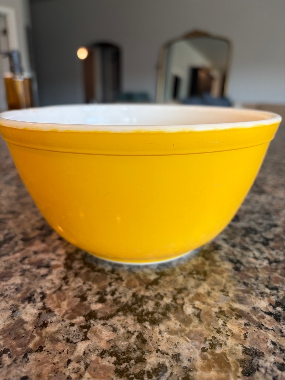 Vintage #402 1.5qt Pyrex Yellow Bowl